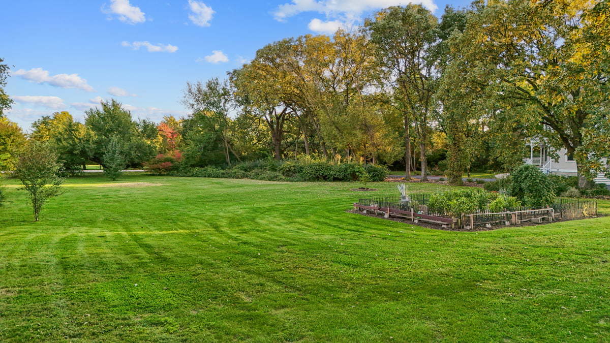 main property photo 68