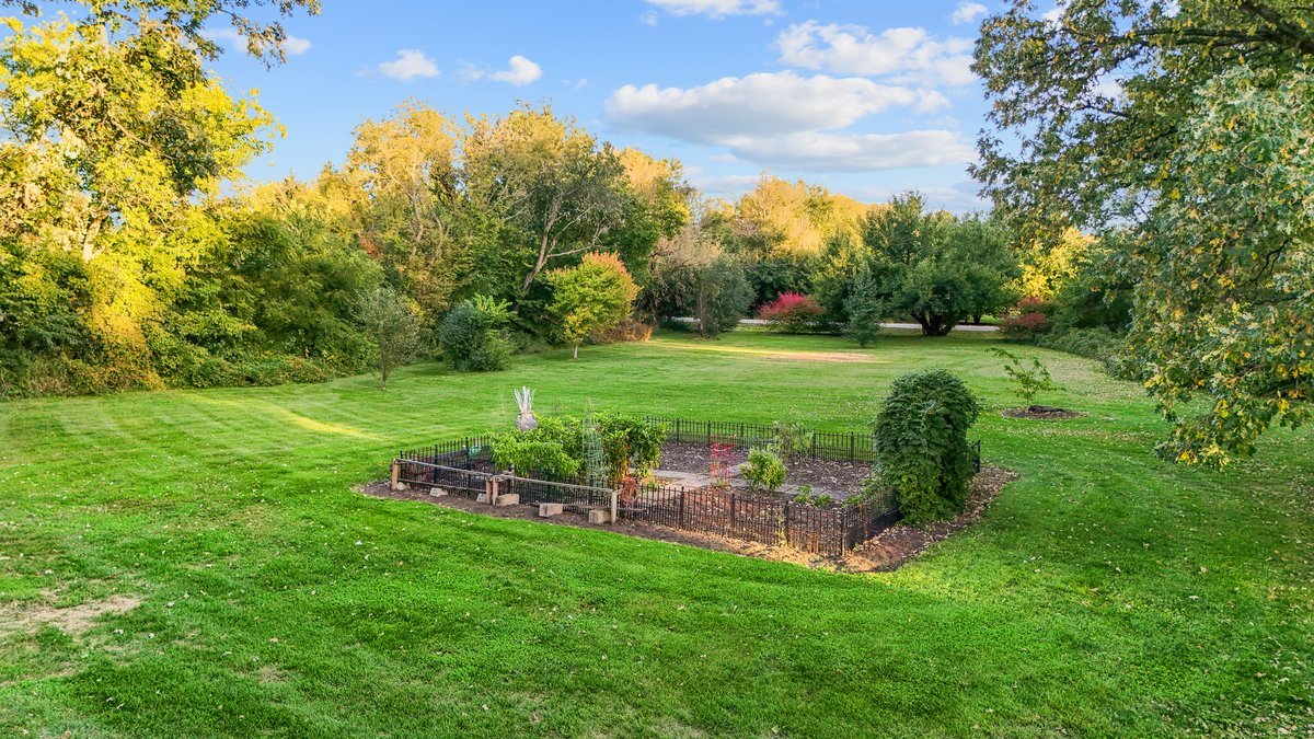 main property photo 80
