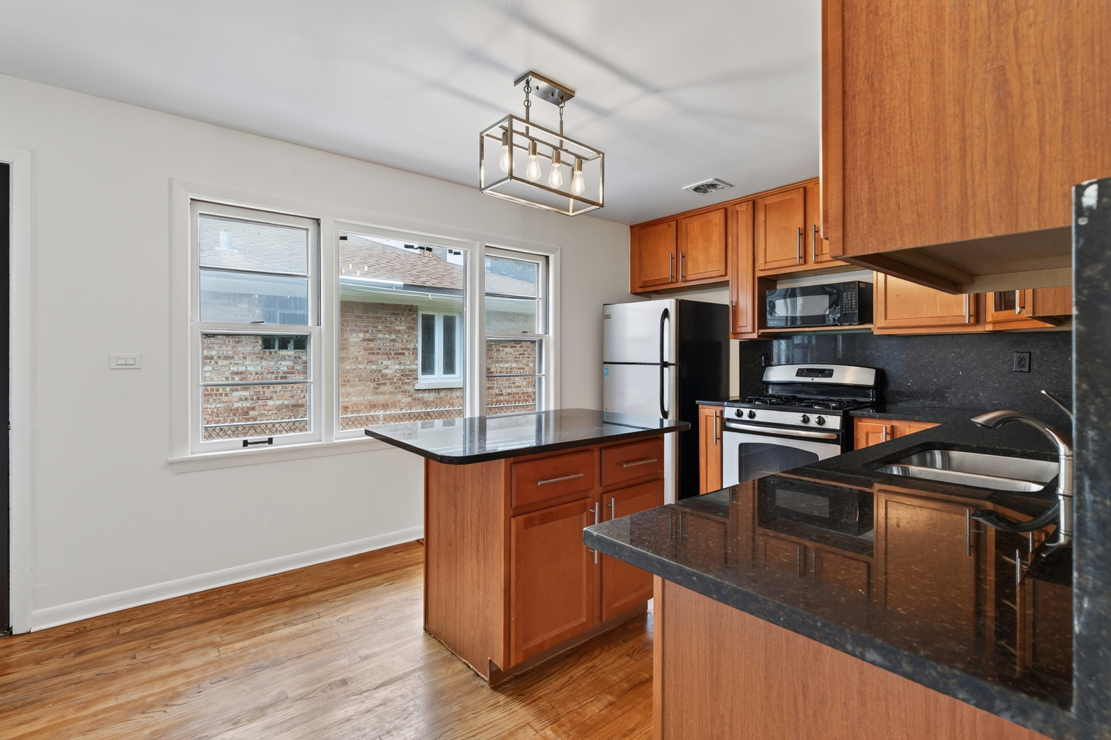 property viewer photo 5