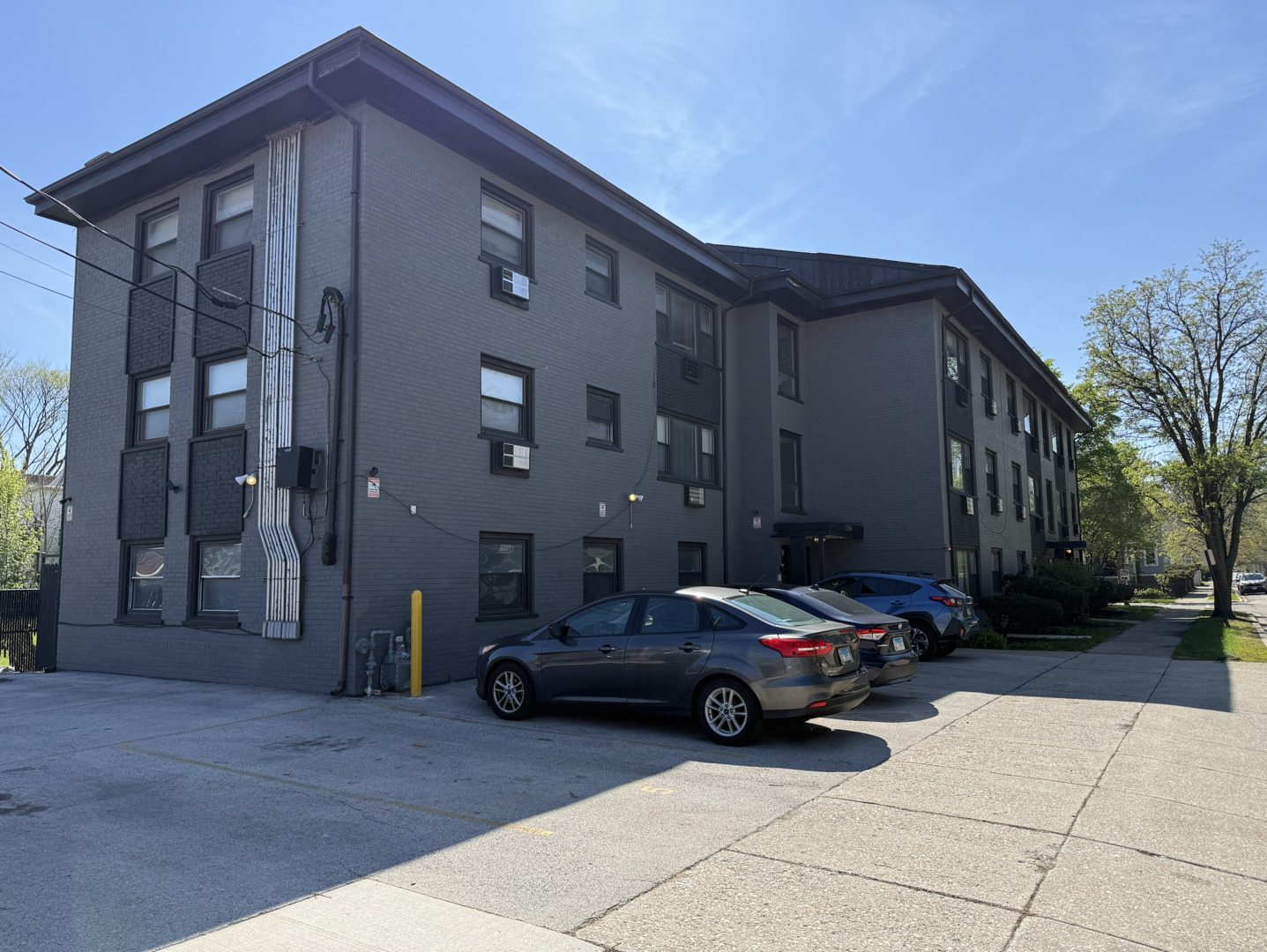 main property photo 11