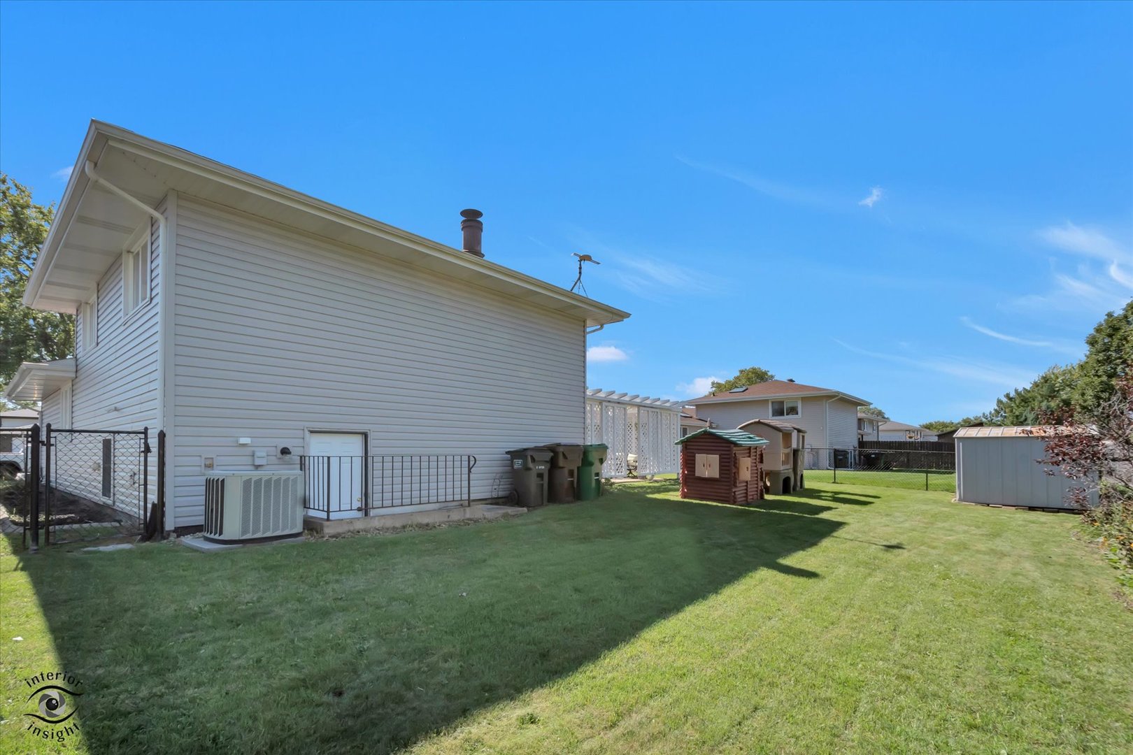 main property photo 30