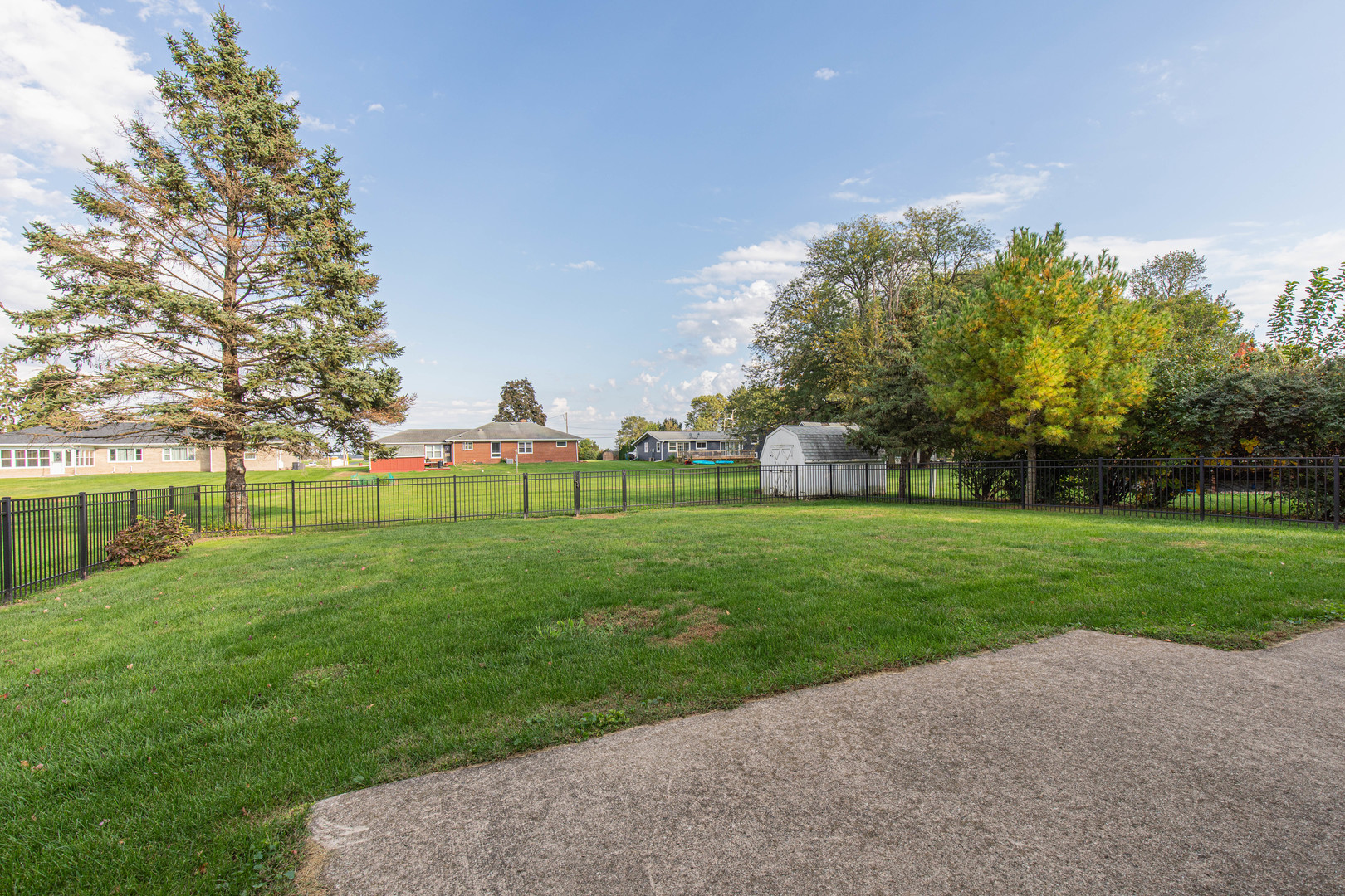 main property photo 20