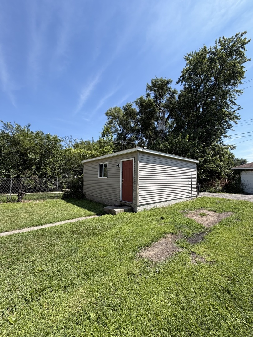 main property photo 31