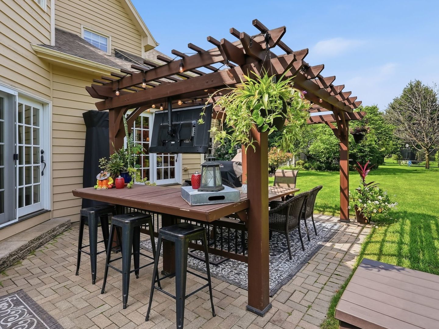 main property photo 45