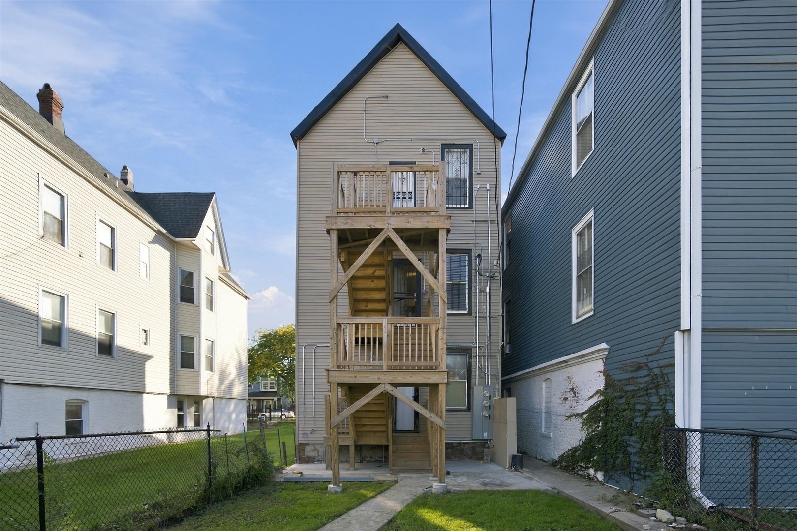 main property photo 17