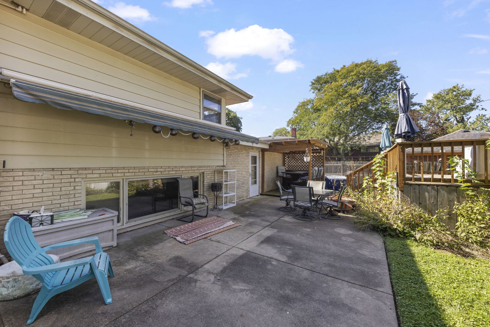 main property photo 25