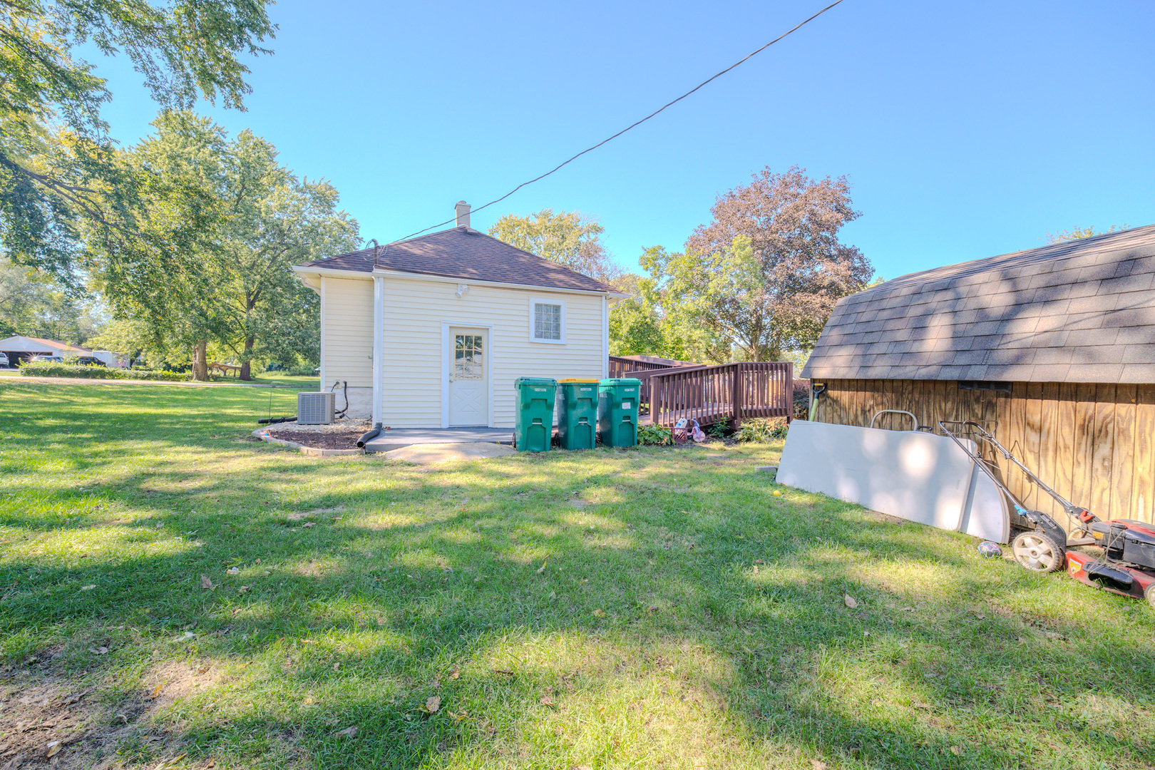 main property photo 16