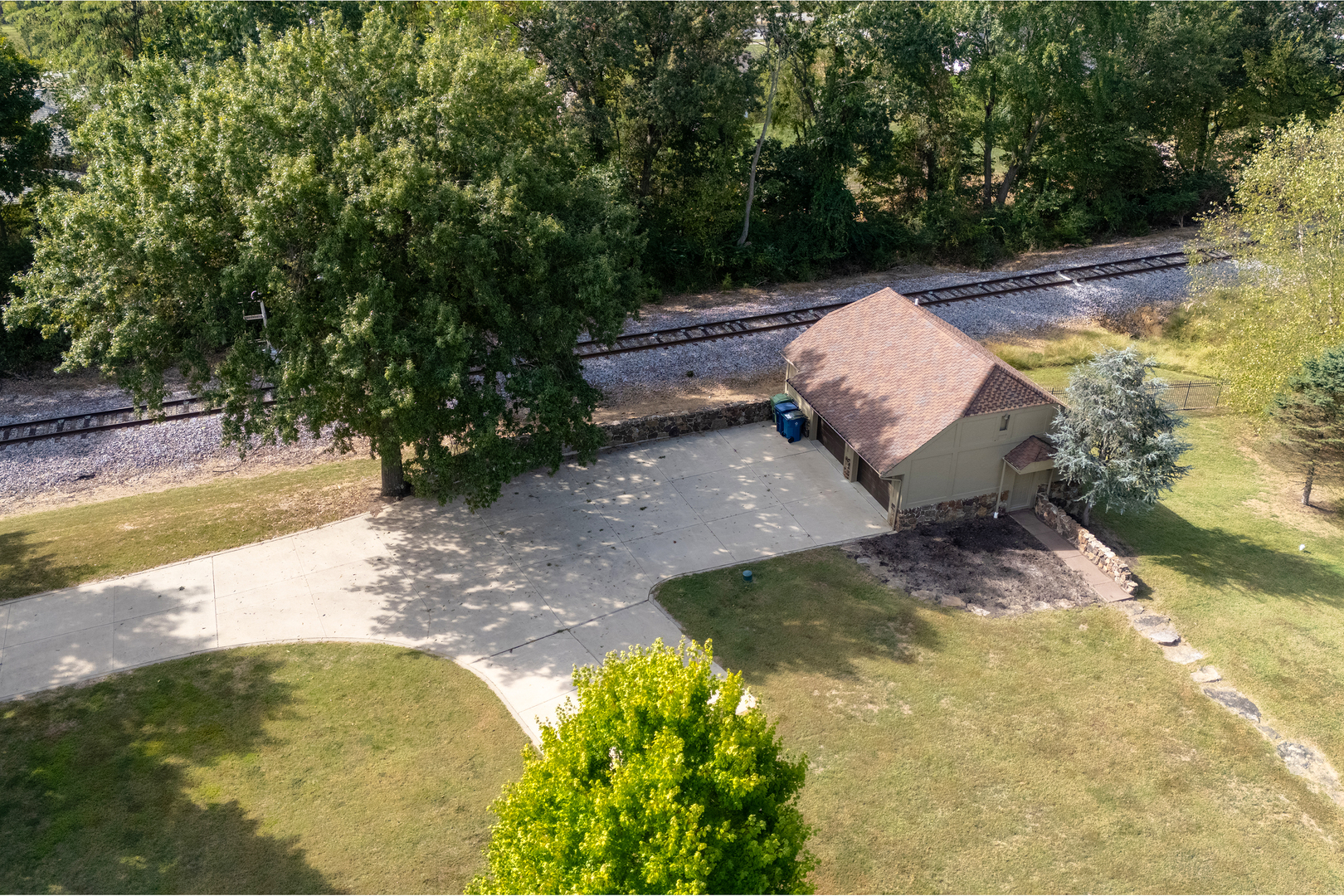 main property photo 70