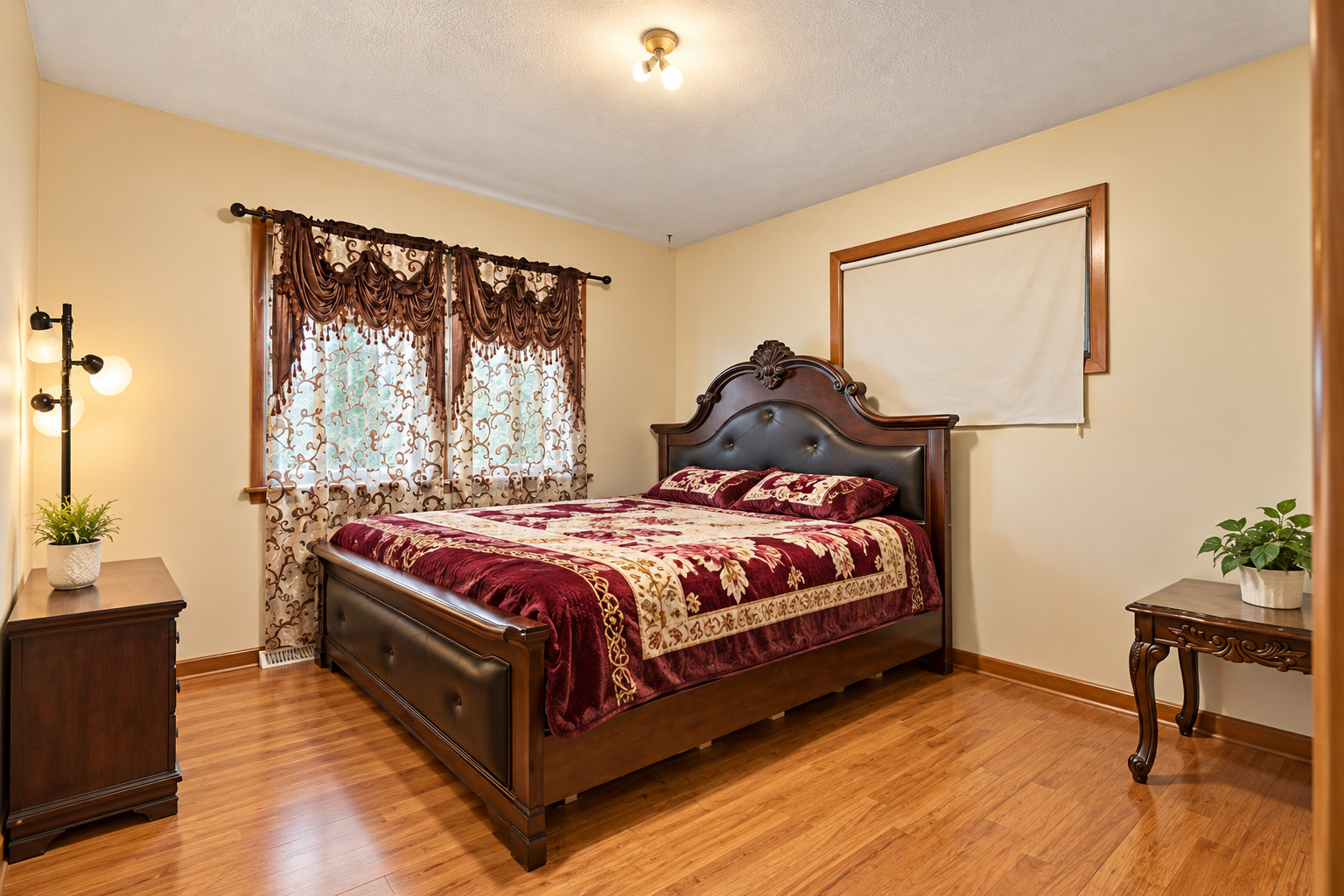 main property photo 12
