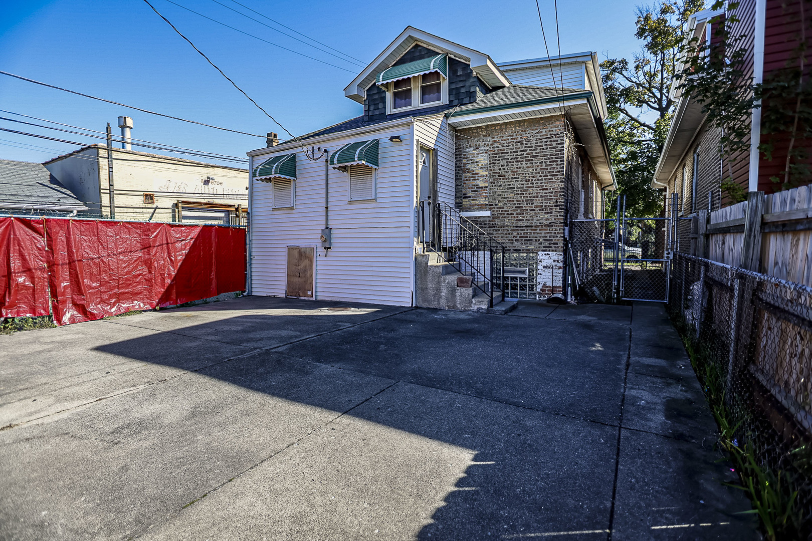 main property photo 32