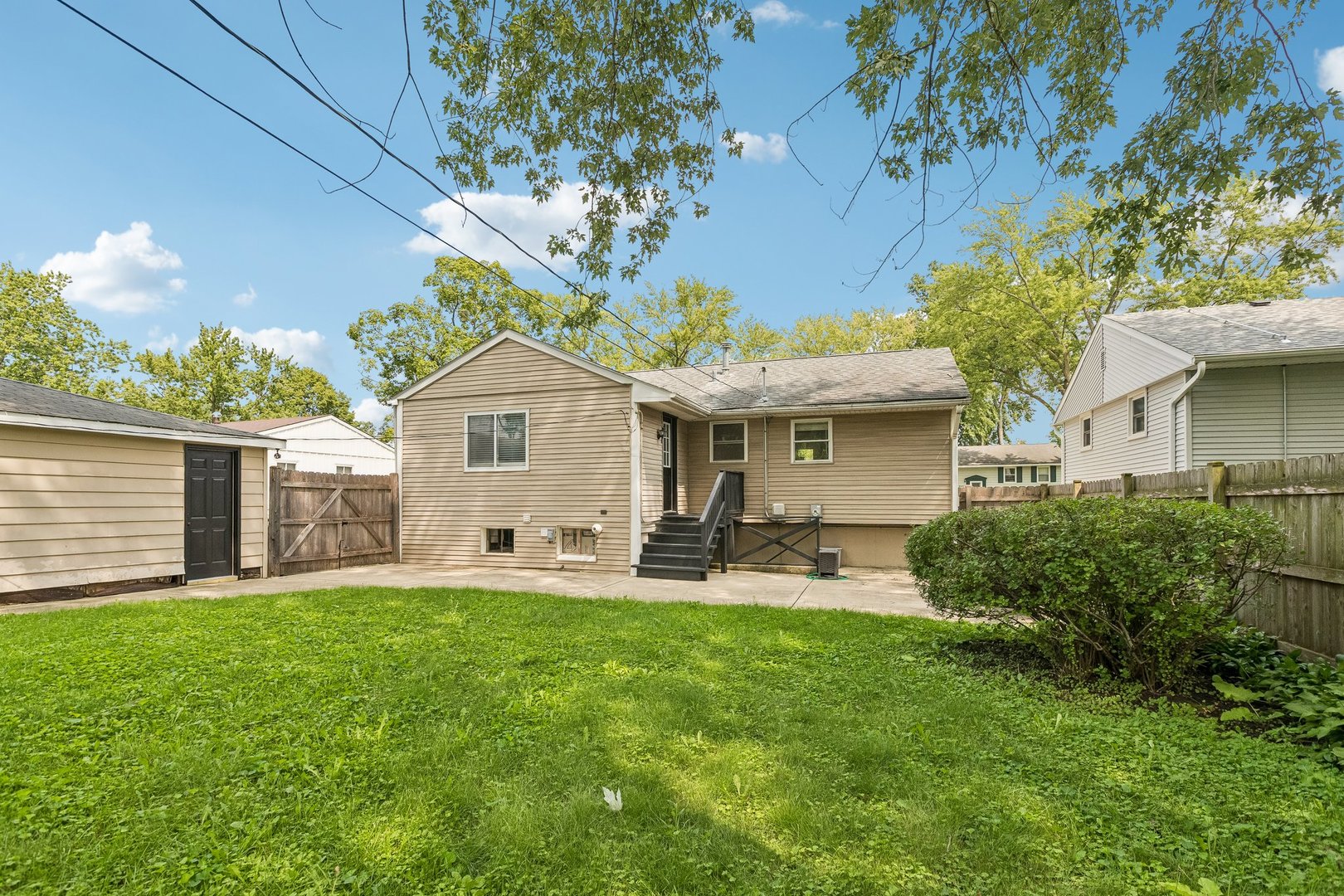 main property photo 26