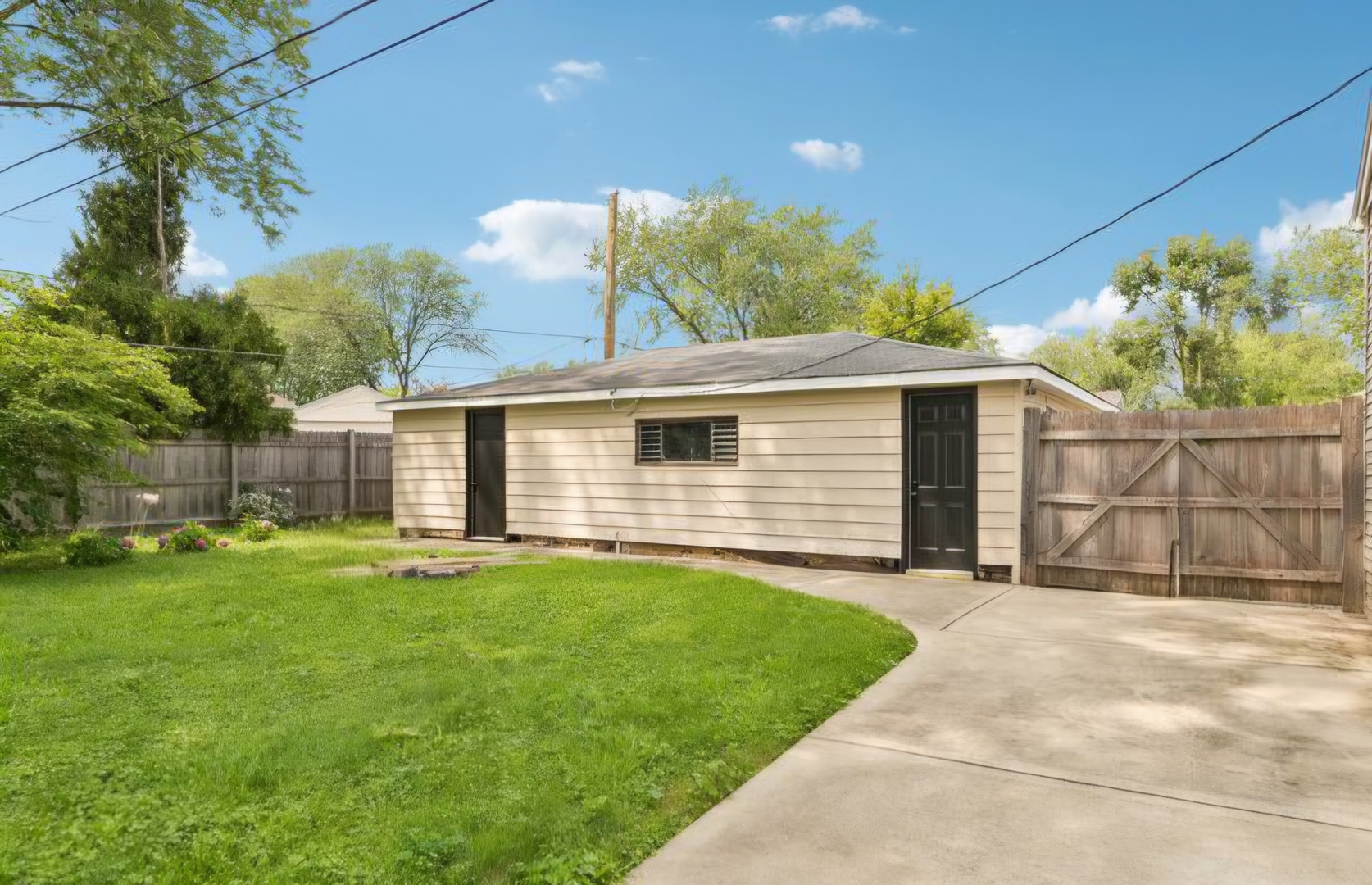 main property photo 29