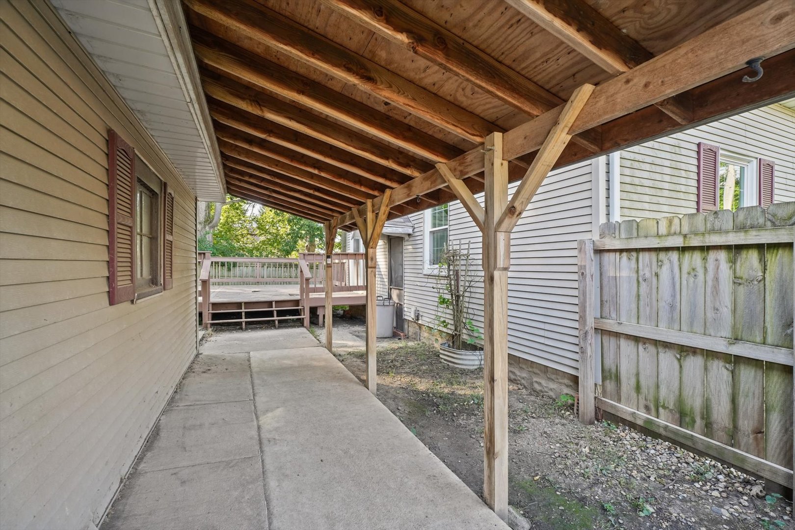 main property photo 44