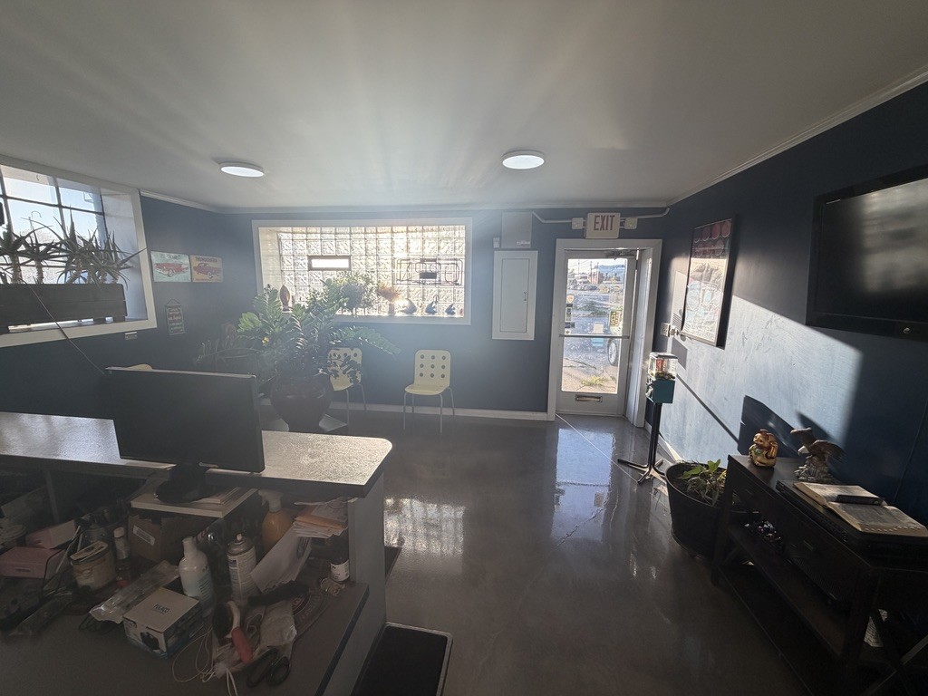 main property photo 13