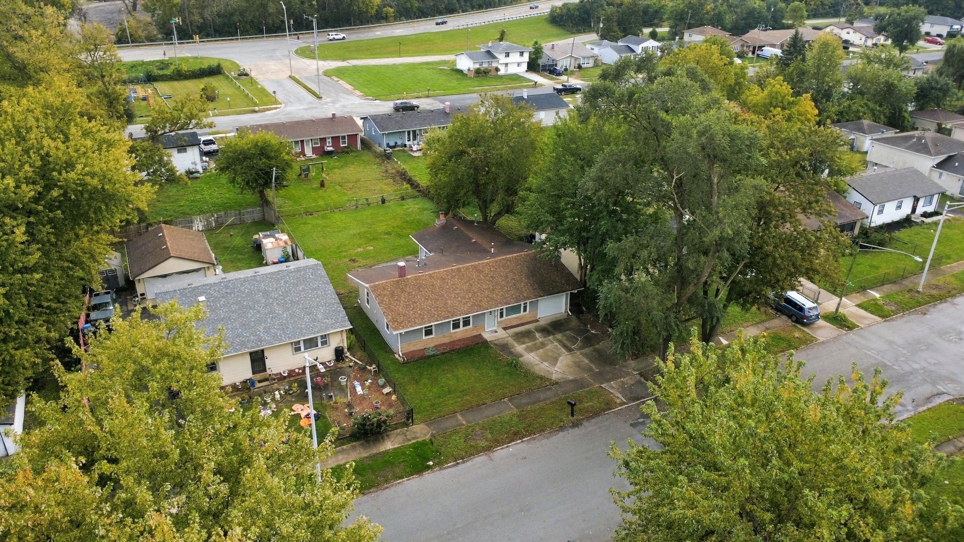 main property photo 40