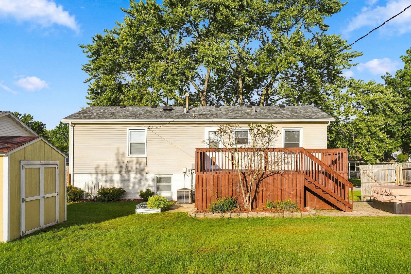 main property photo 23