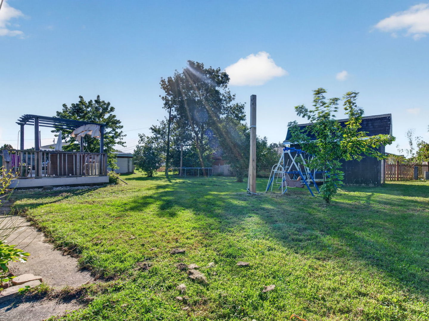 main property photo 28