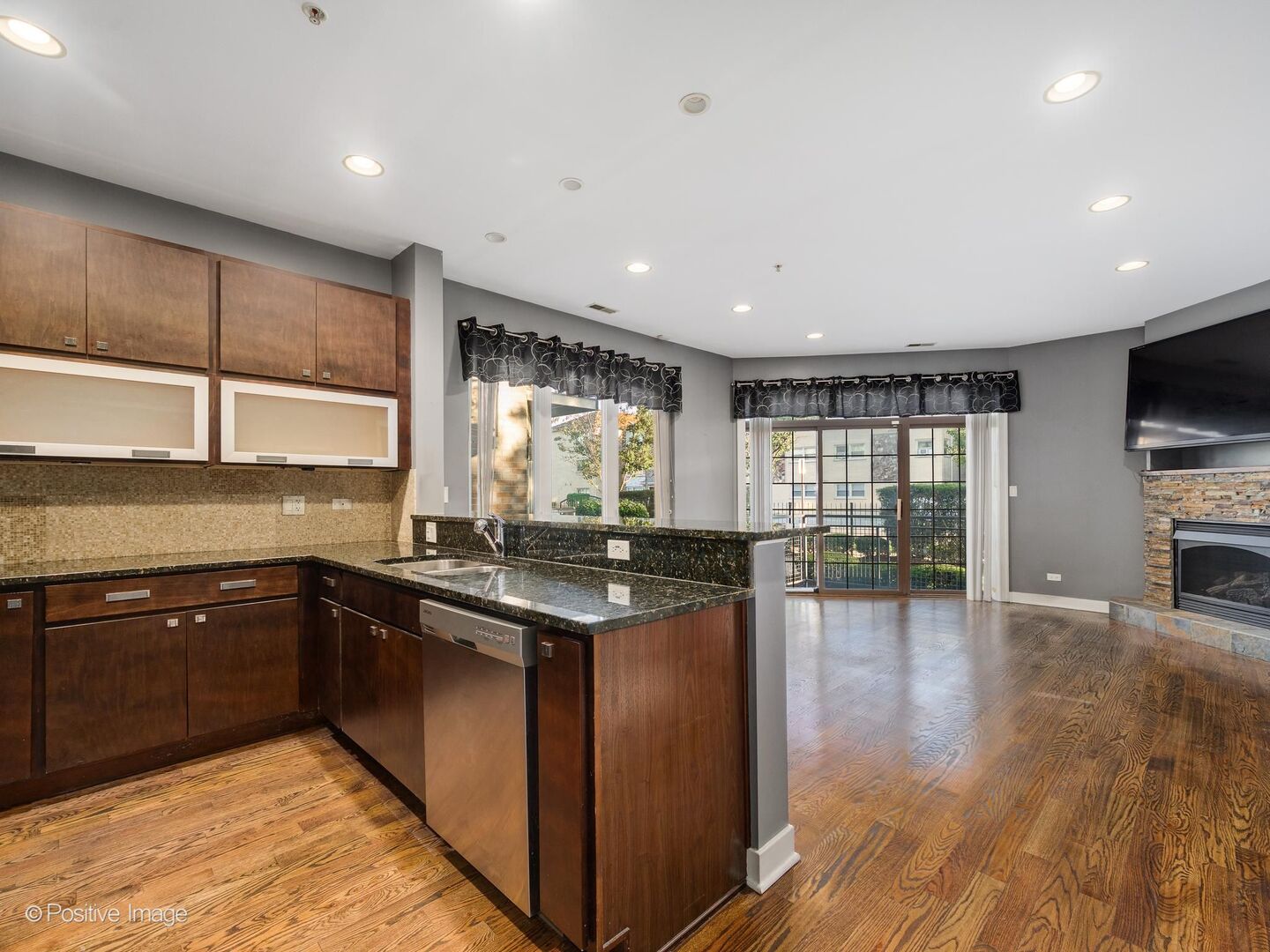 property viewer photo 1