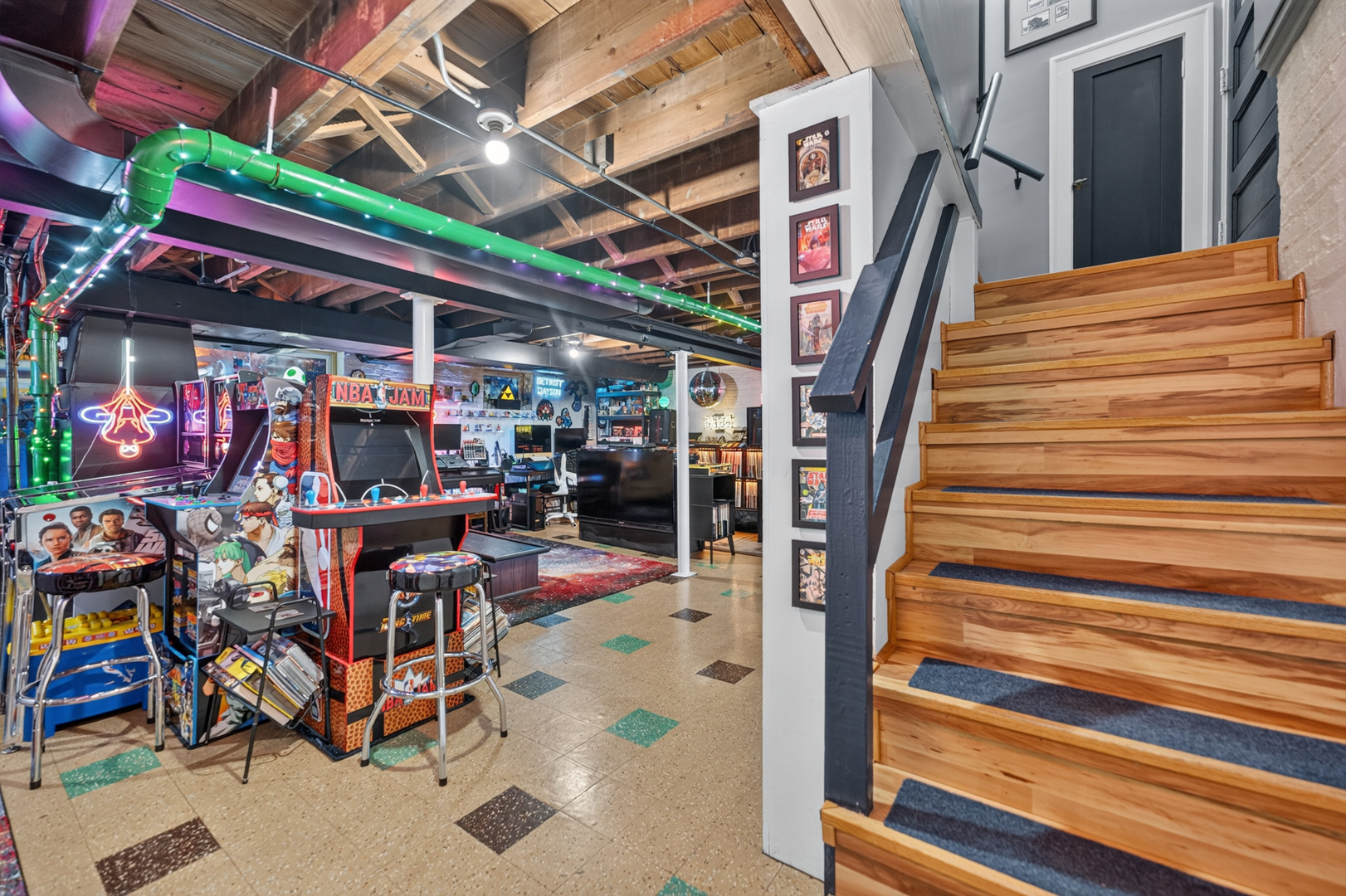 main property photo 30