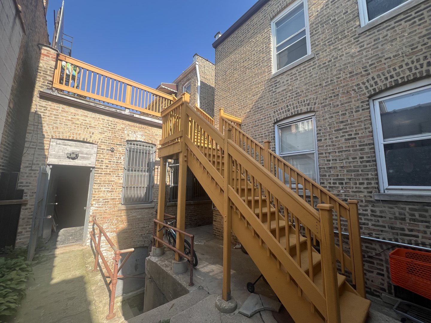 main property photo 6