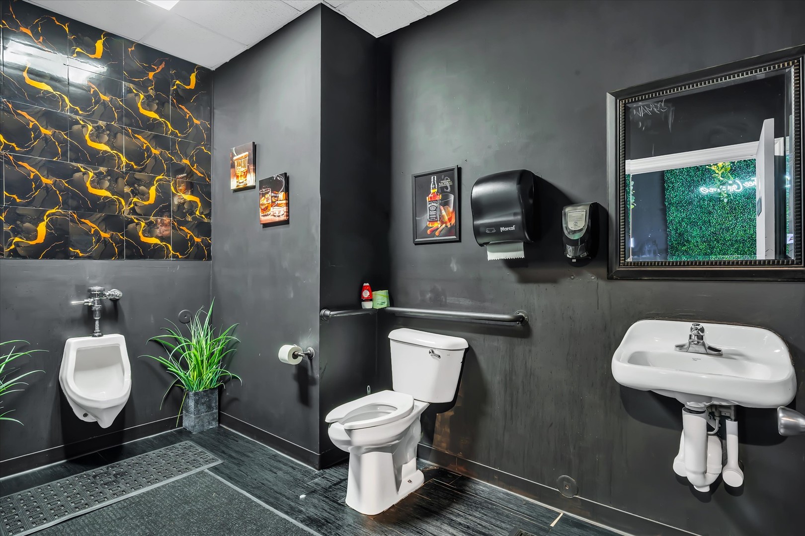 main property photo 16