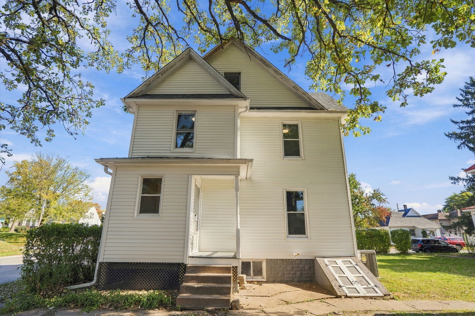 main property photo 23
