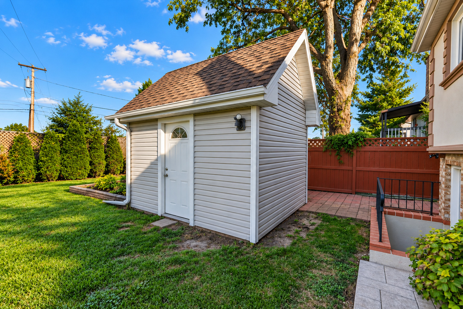 main property photo 30