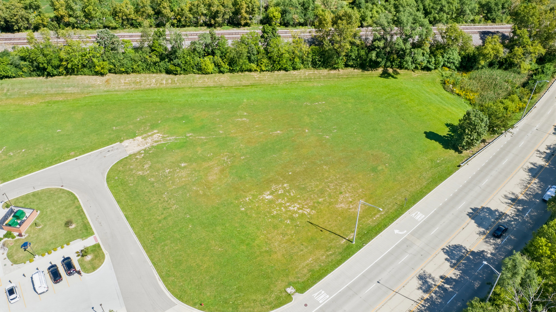 main property photo 13