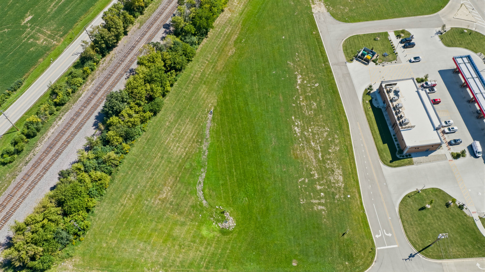 main property photo 16