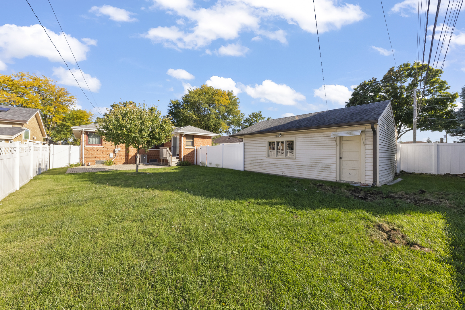 main property photo 19