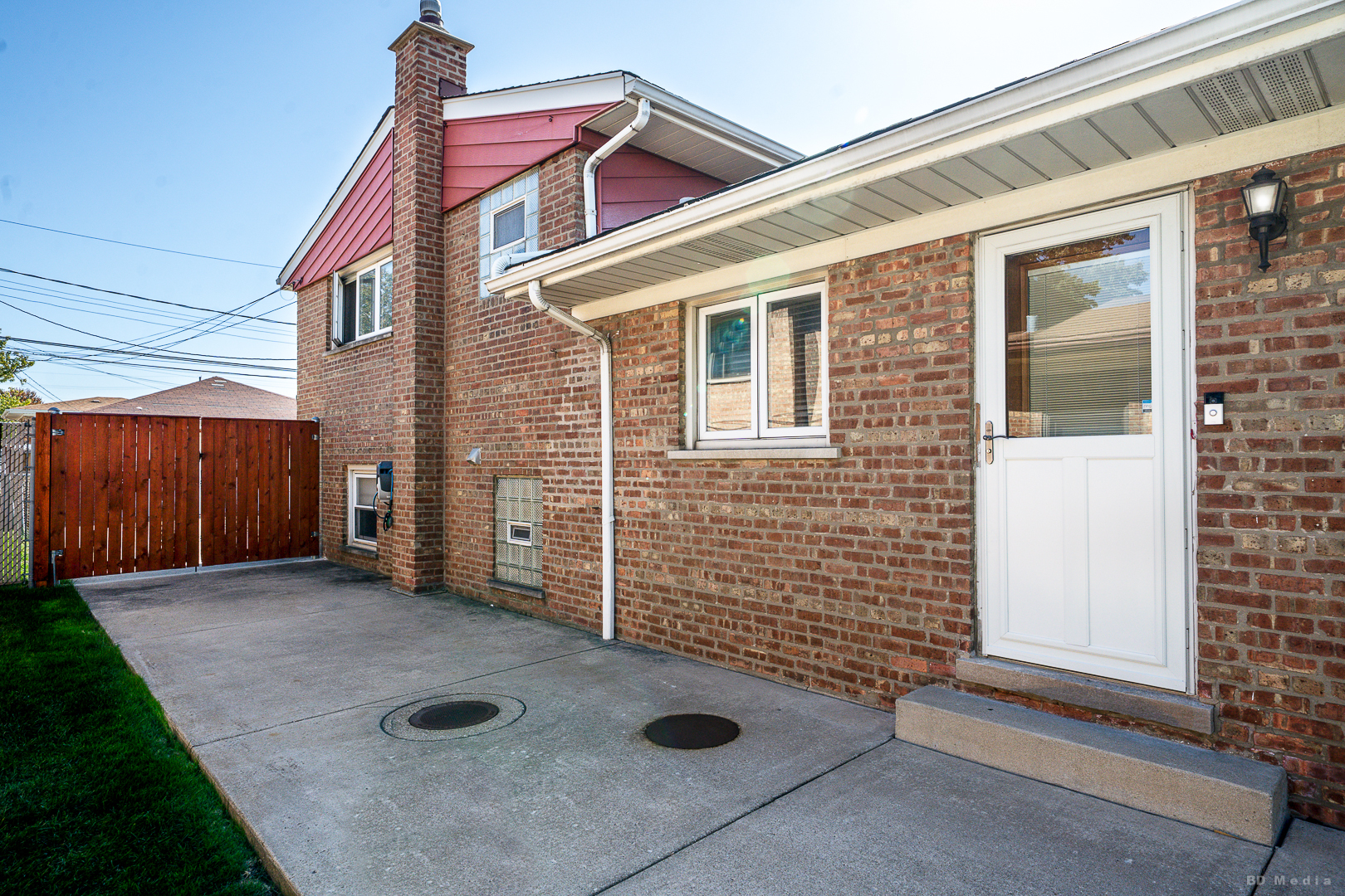 main property photo 19