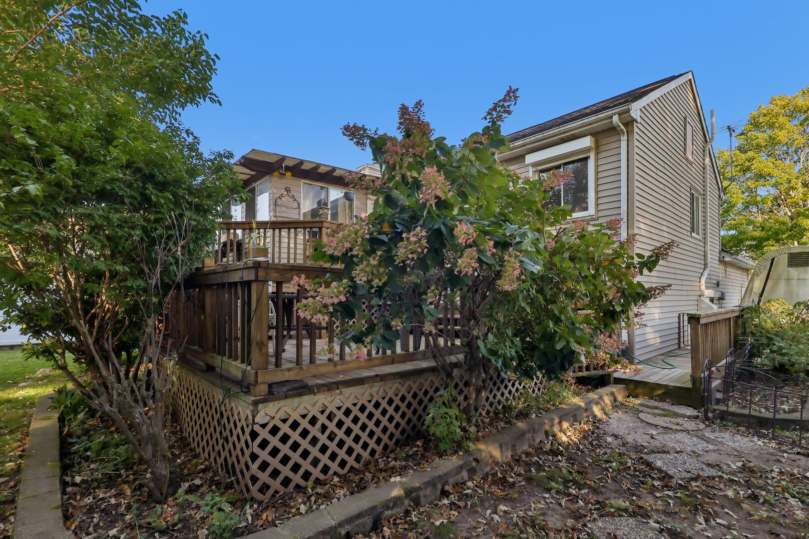 main property photo 18
