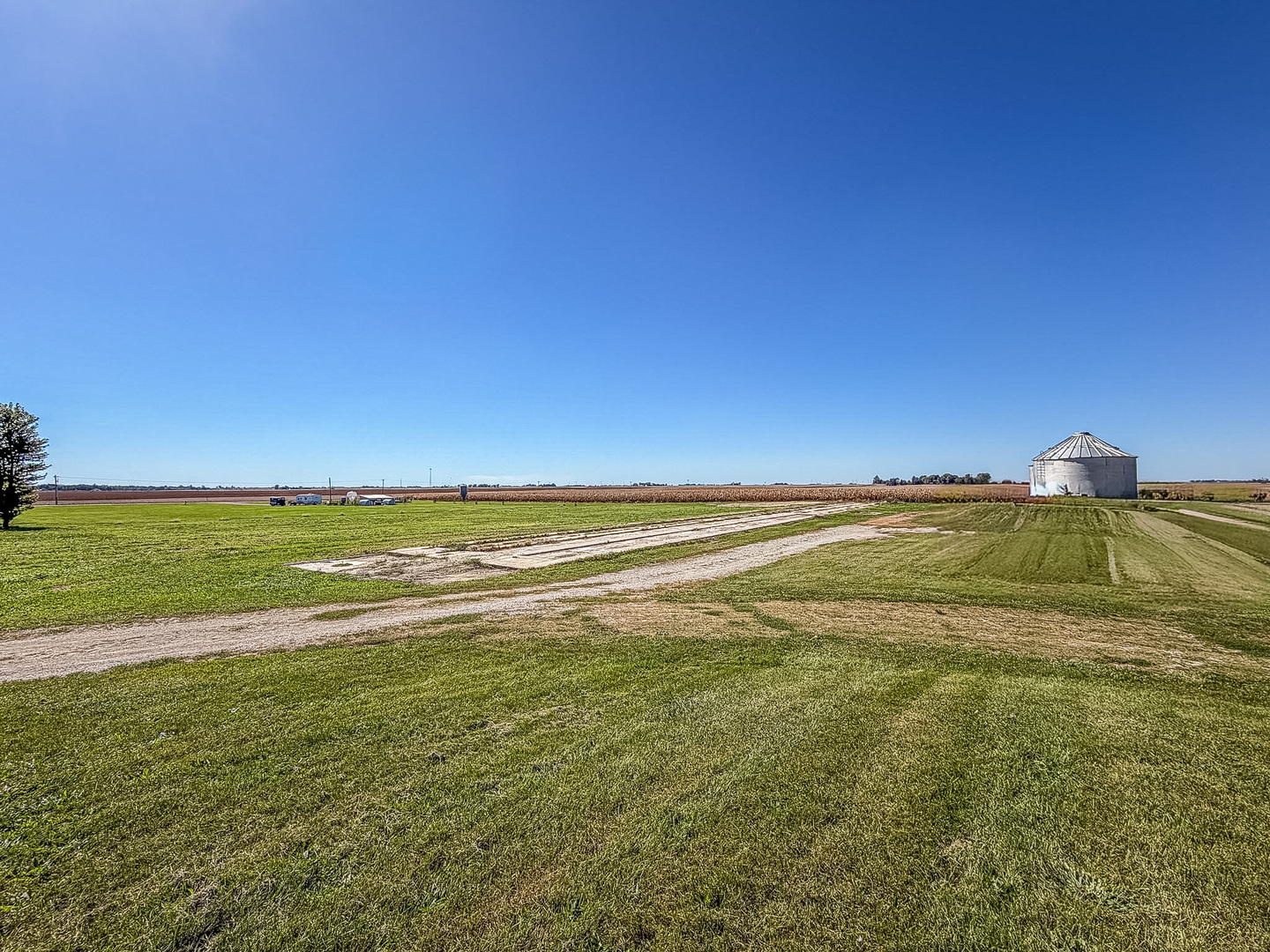 main property photo 32
