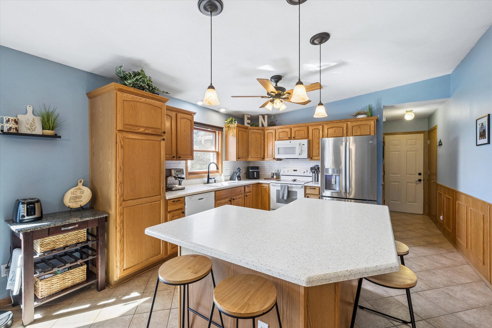 main property photo 13