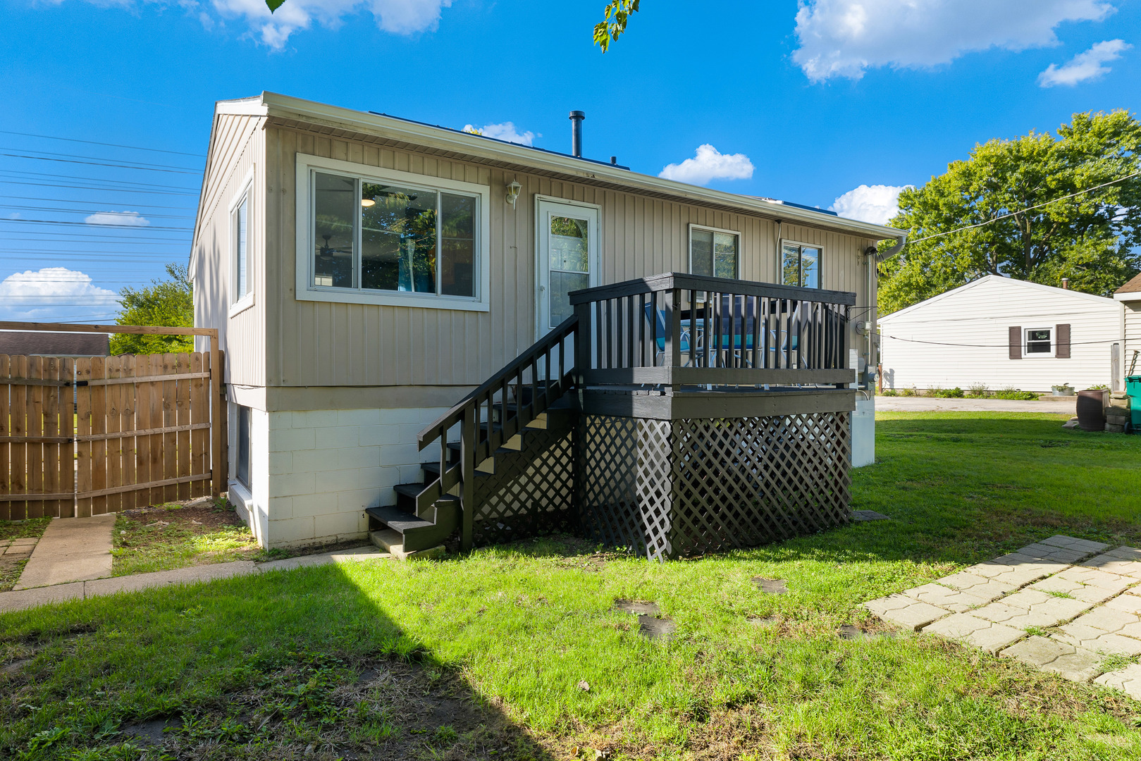 main property photo 23