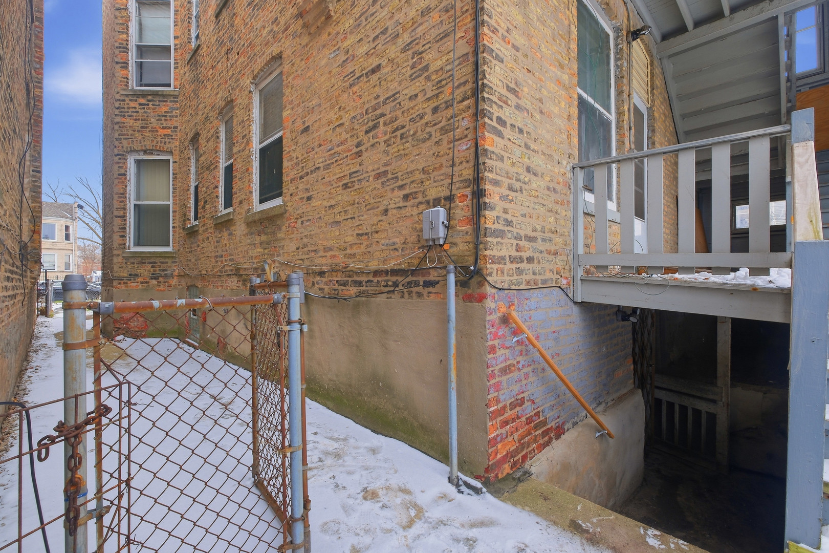 main property photo 30
