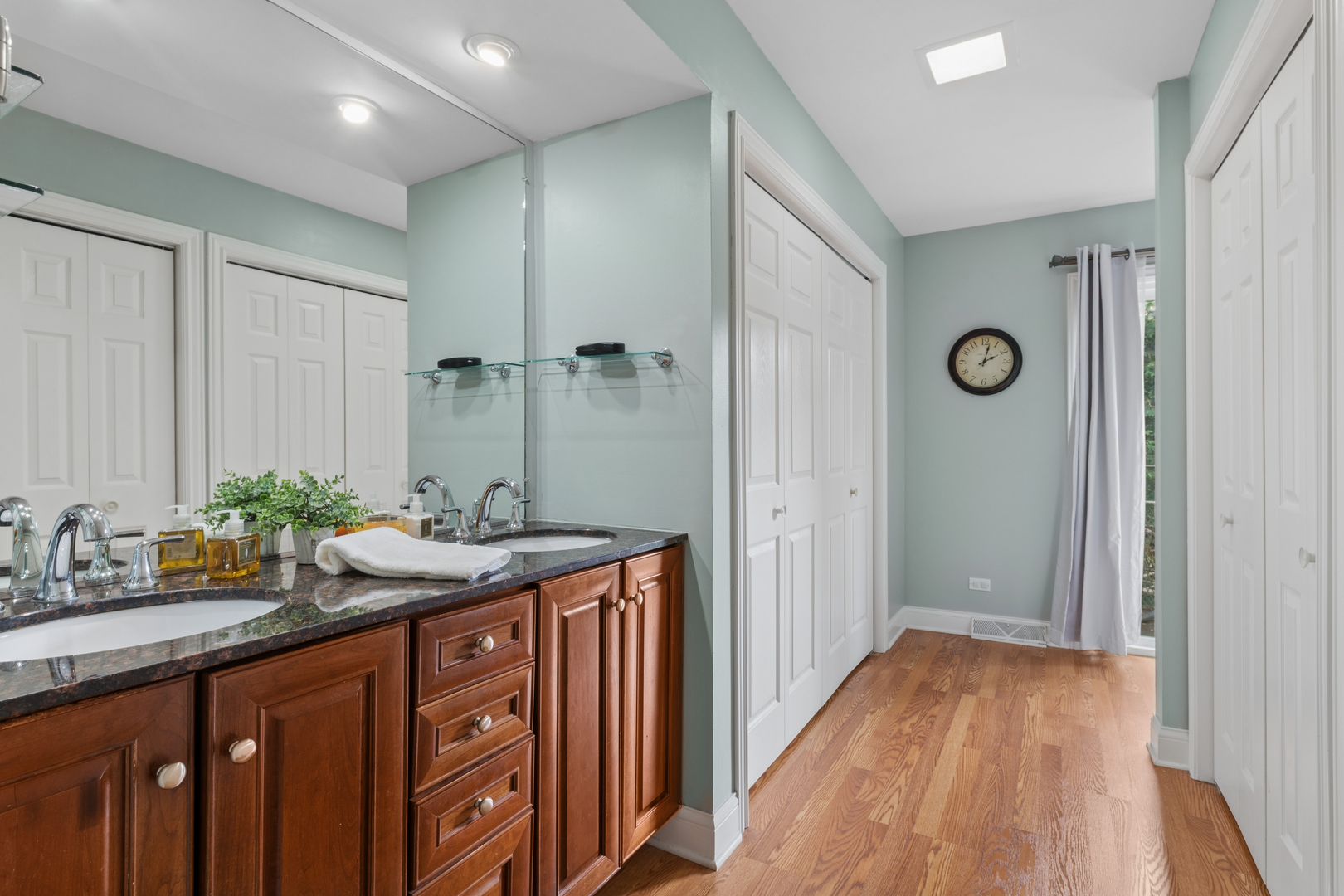 main property photo 11