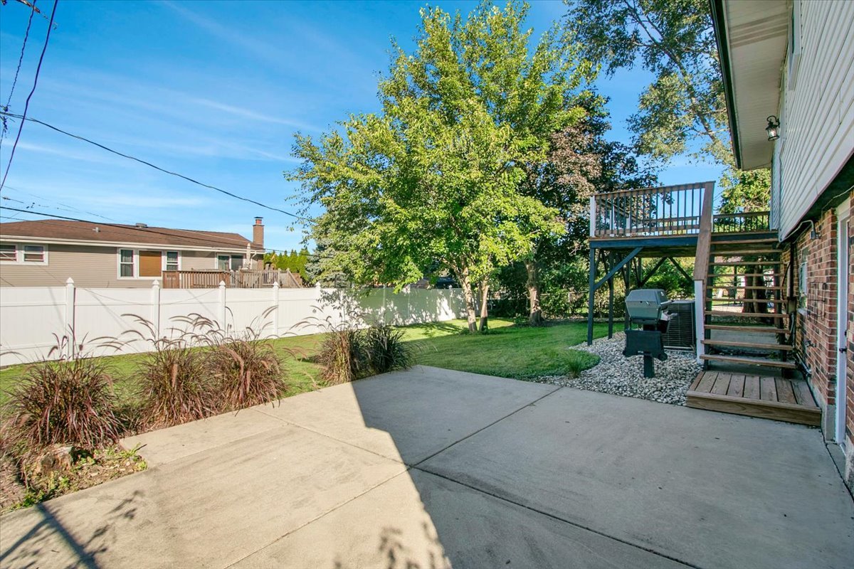 main property photo 29
