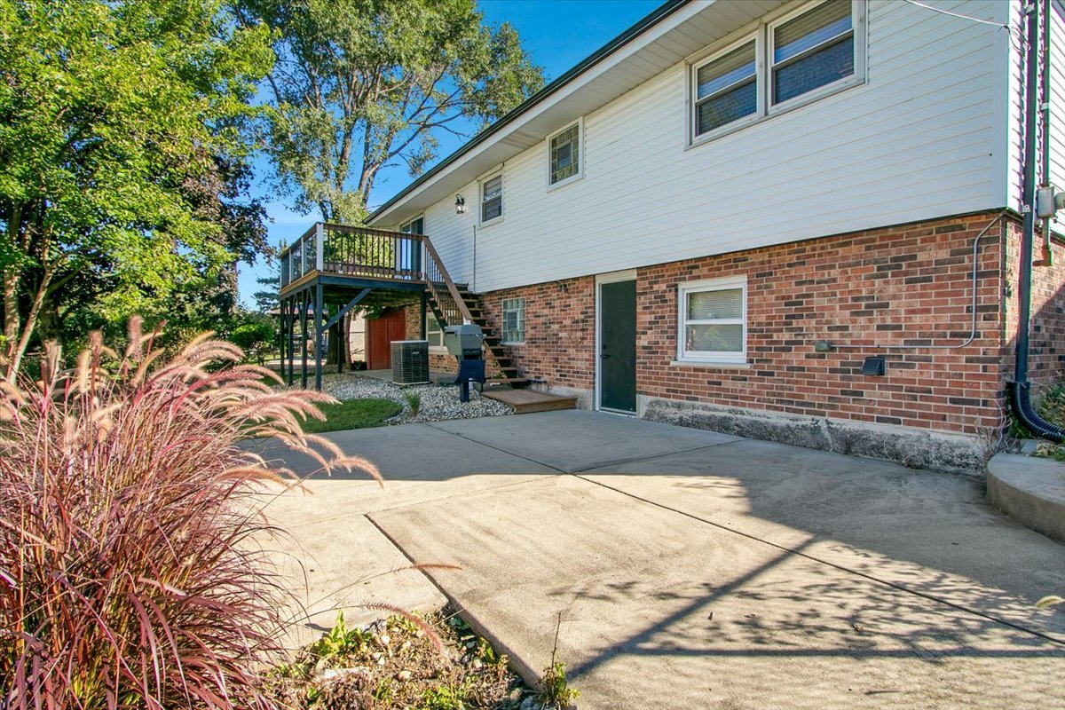 main property photo 30