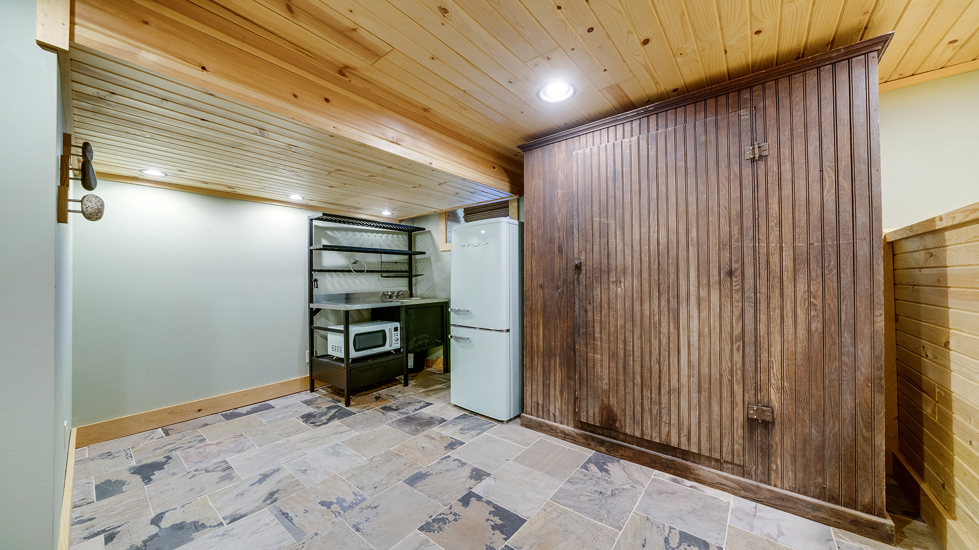 main property photo 83