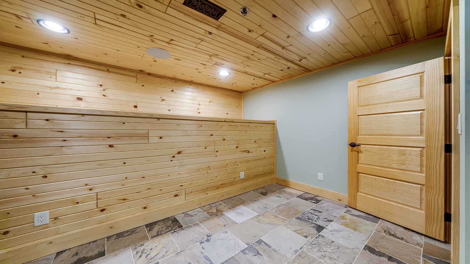 main property photo 84