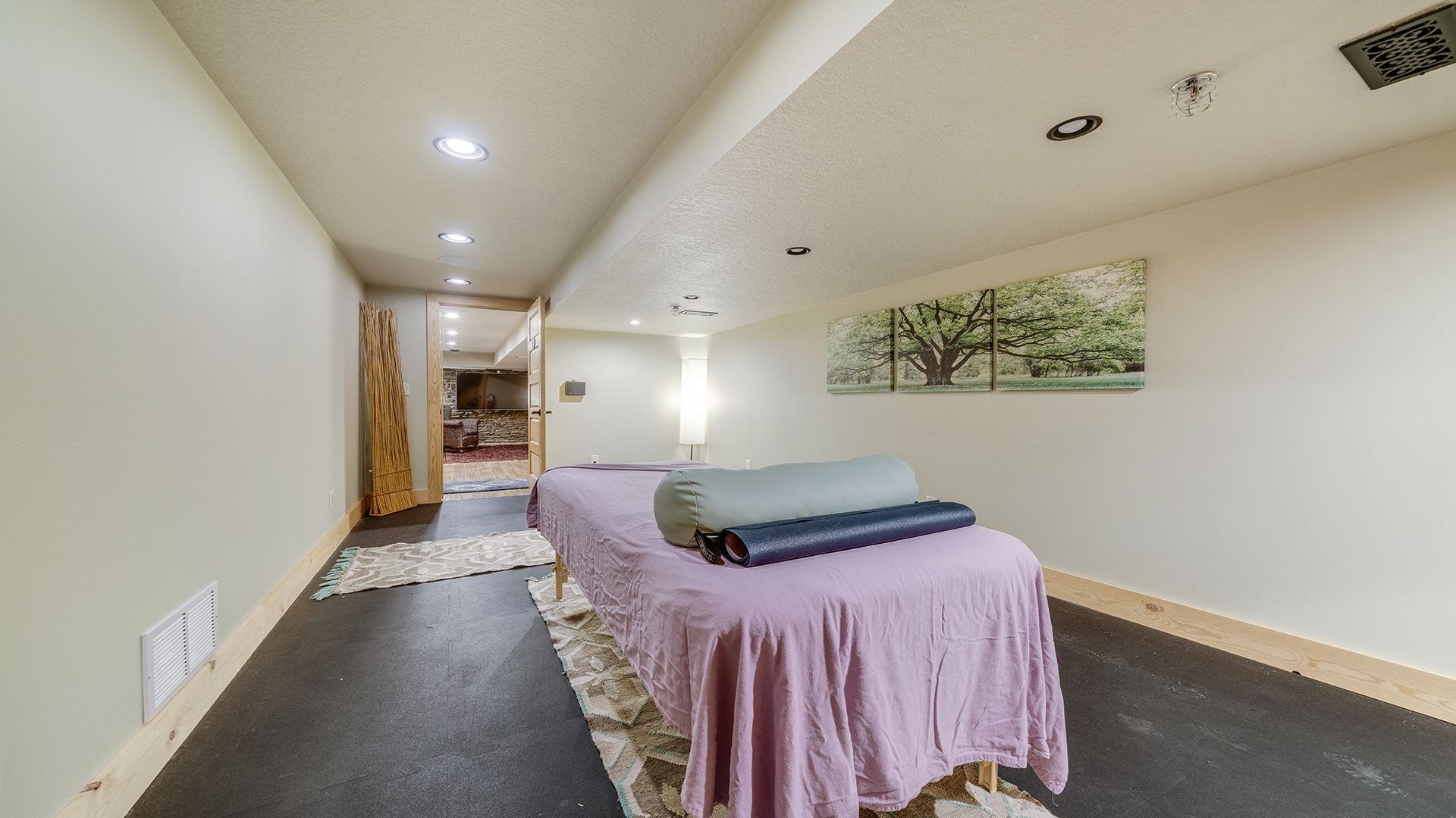 main property photo 90