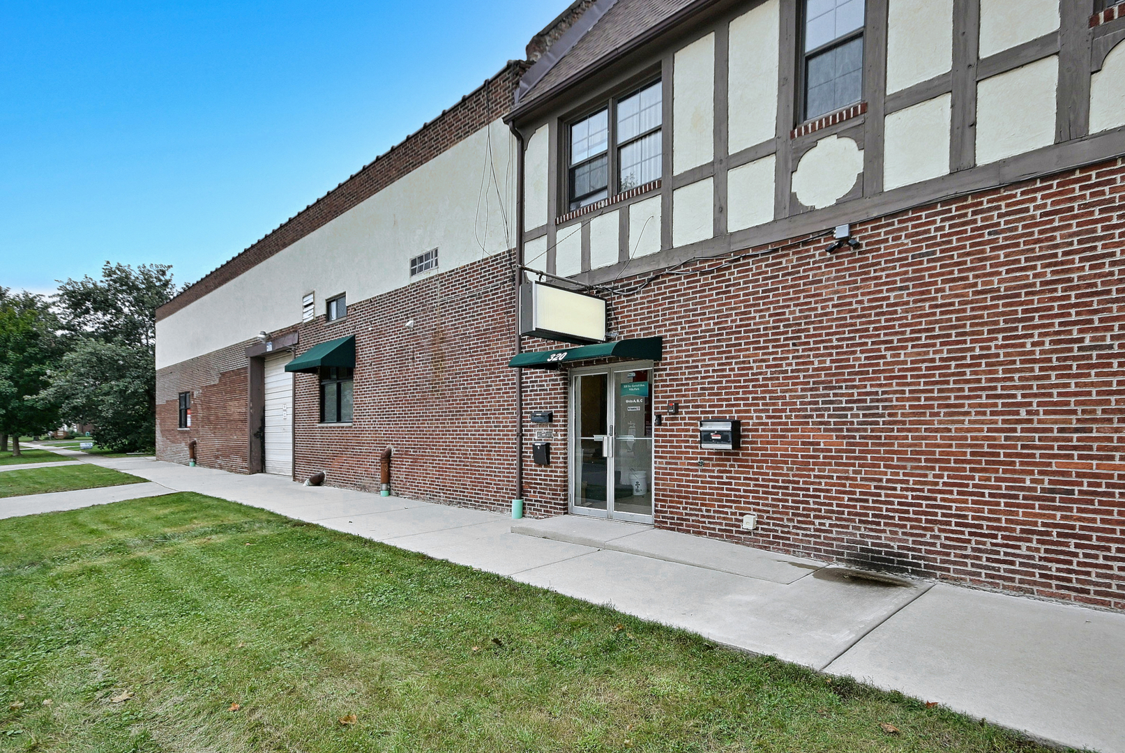 main property photo 2