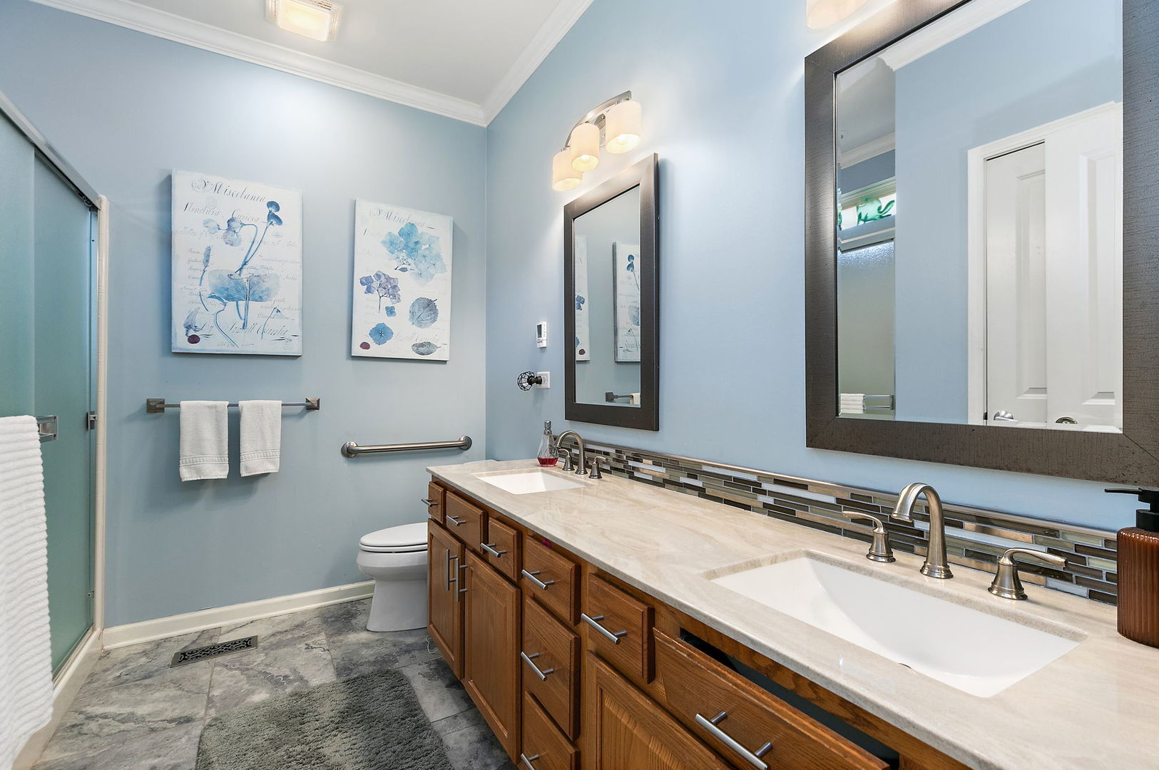 main property photo 11