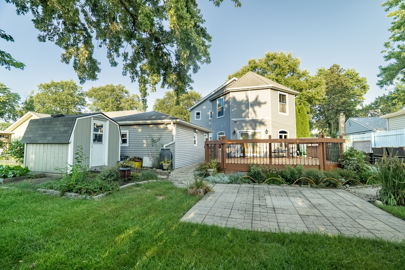 main property photo 37