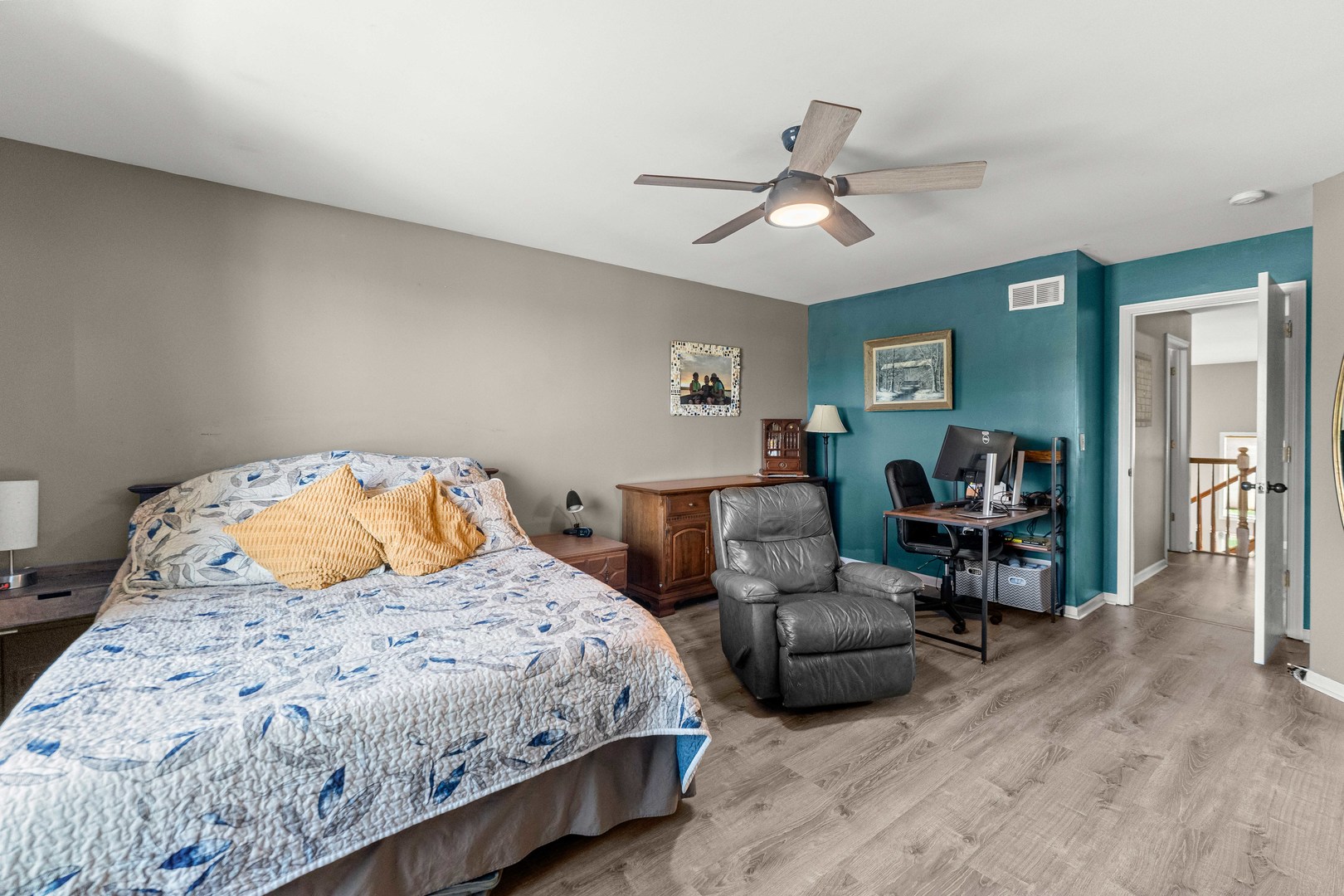 main property photo 17