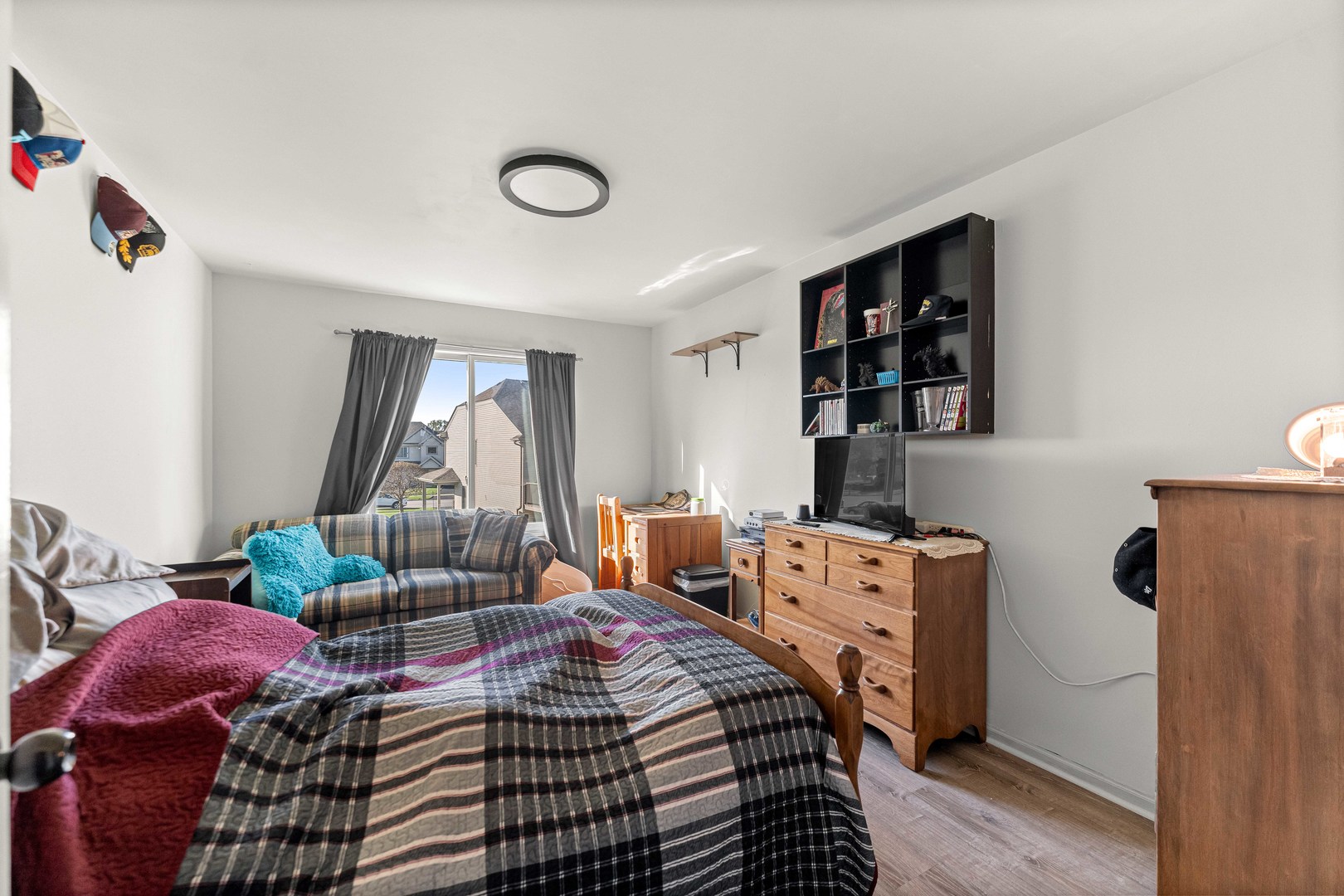 main property photo 18