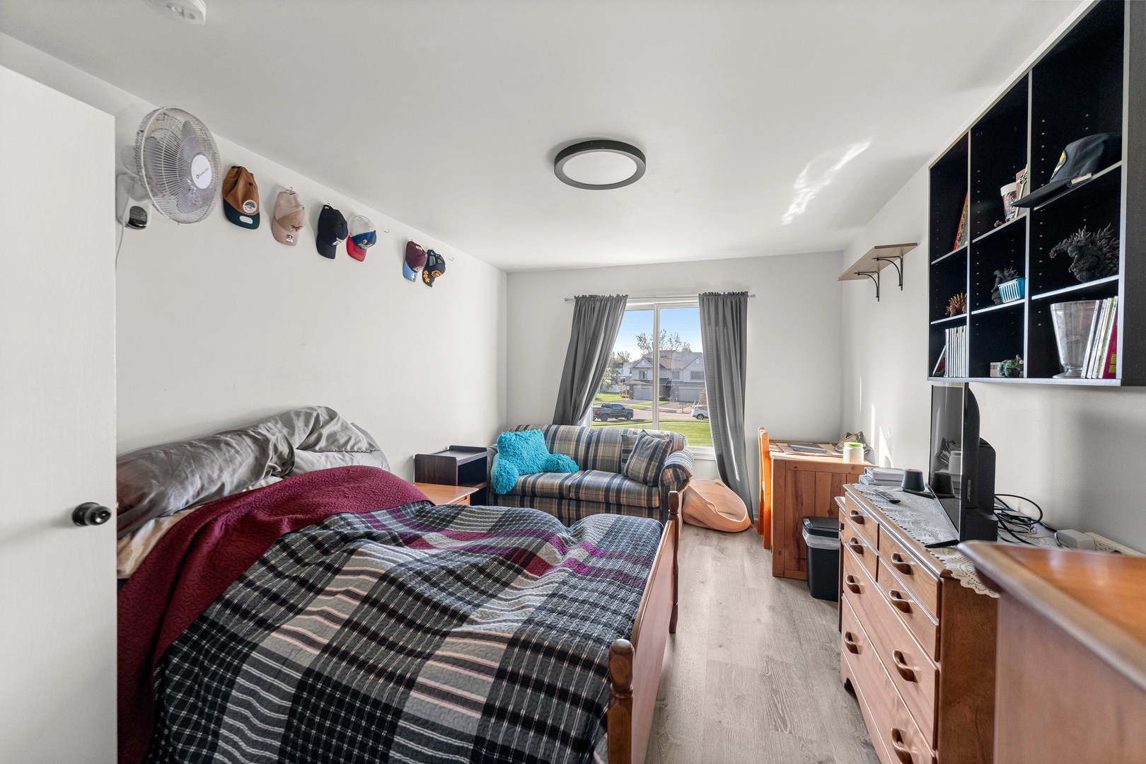 main property photo 19