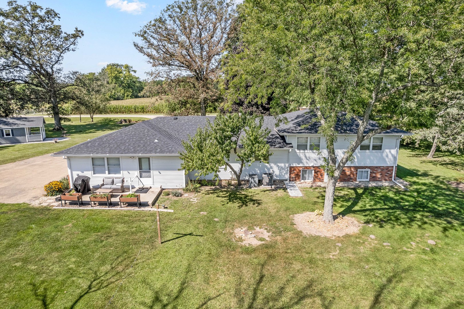 main property photo 36