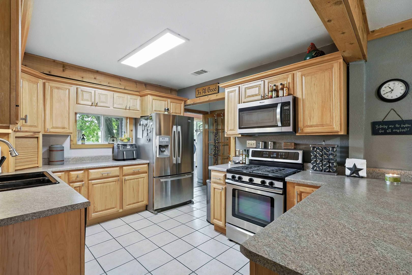 main property photo 14